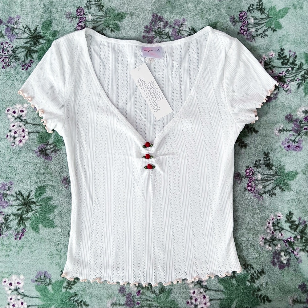 UO Out From Under Sweet Dreams Pointelle Baby Tee 🌹🤍